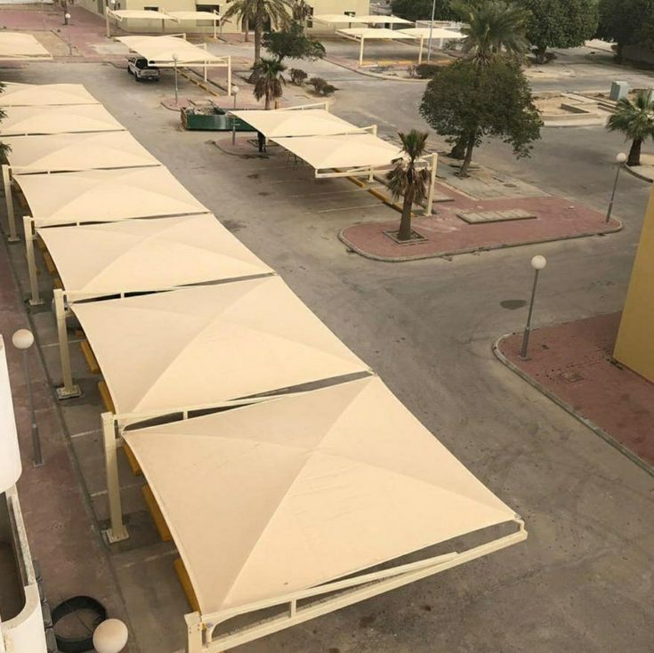 مظلات وسواتر 